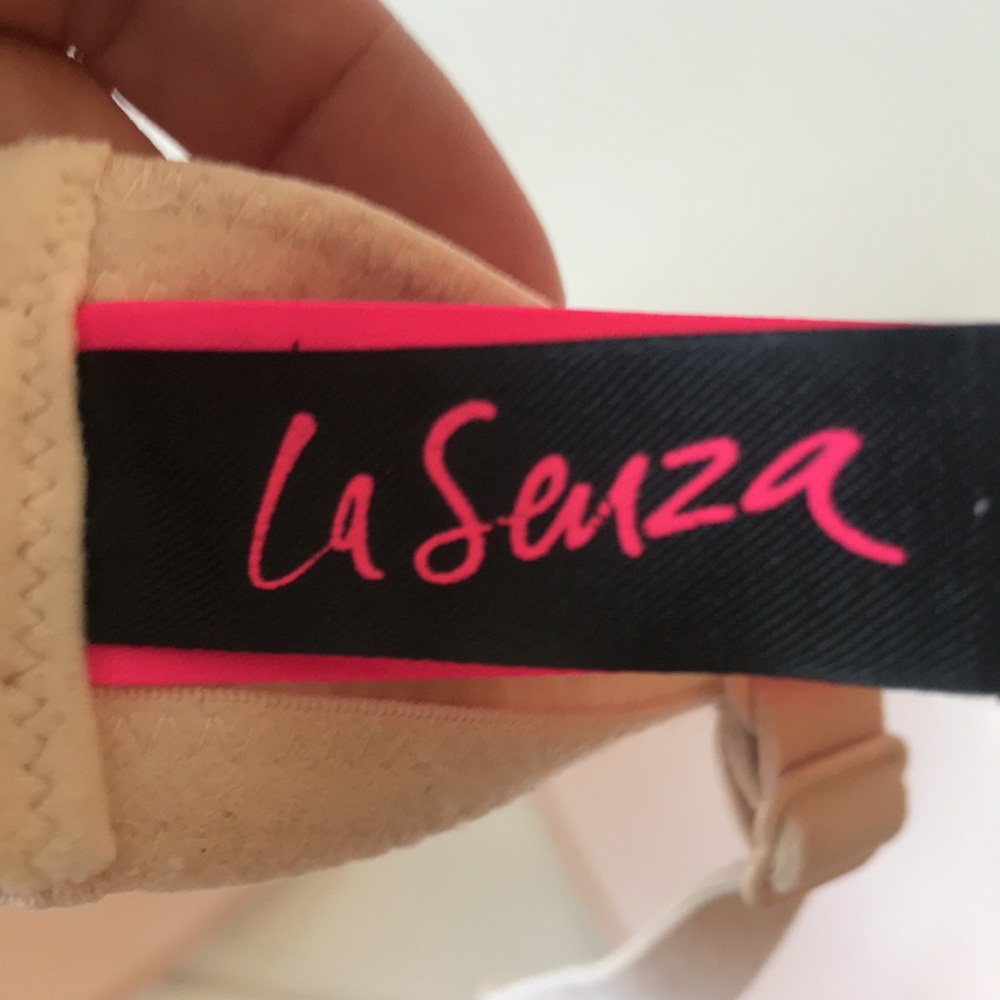 Lasenz Large Bra - Picture 4 of 4